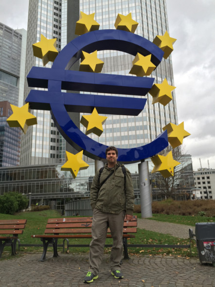 Monumento al Euro, frente al Banco Central Europeo.